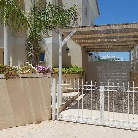 Villa Anthorina 1 *